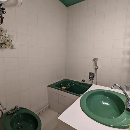 Apartment Grand Avec Terrasse, Clim, Wifi Et Parking A - Fr-1-420-144