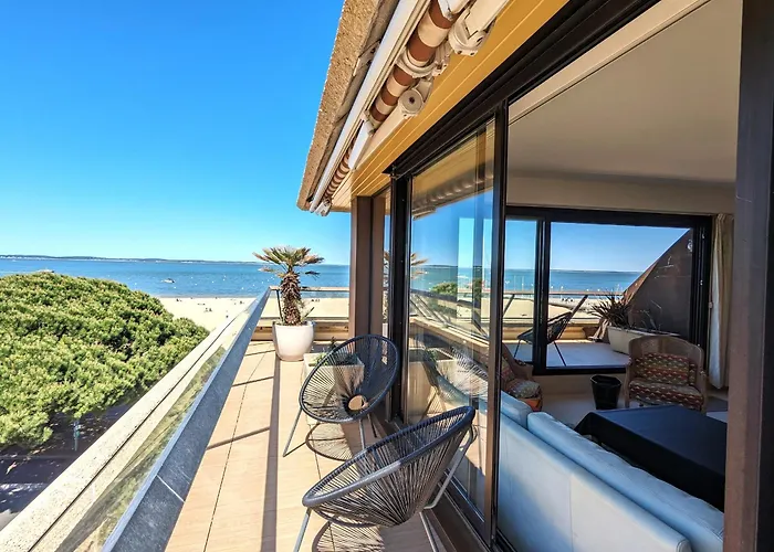 Grand Avec Terrasse, Clim, Wifi Et Parking A - Fr-1-420-144 Apartman